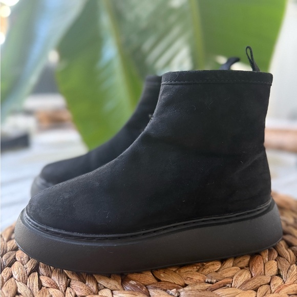 New H&M Black Ankle Boots - Picture 1 of 7